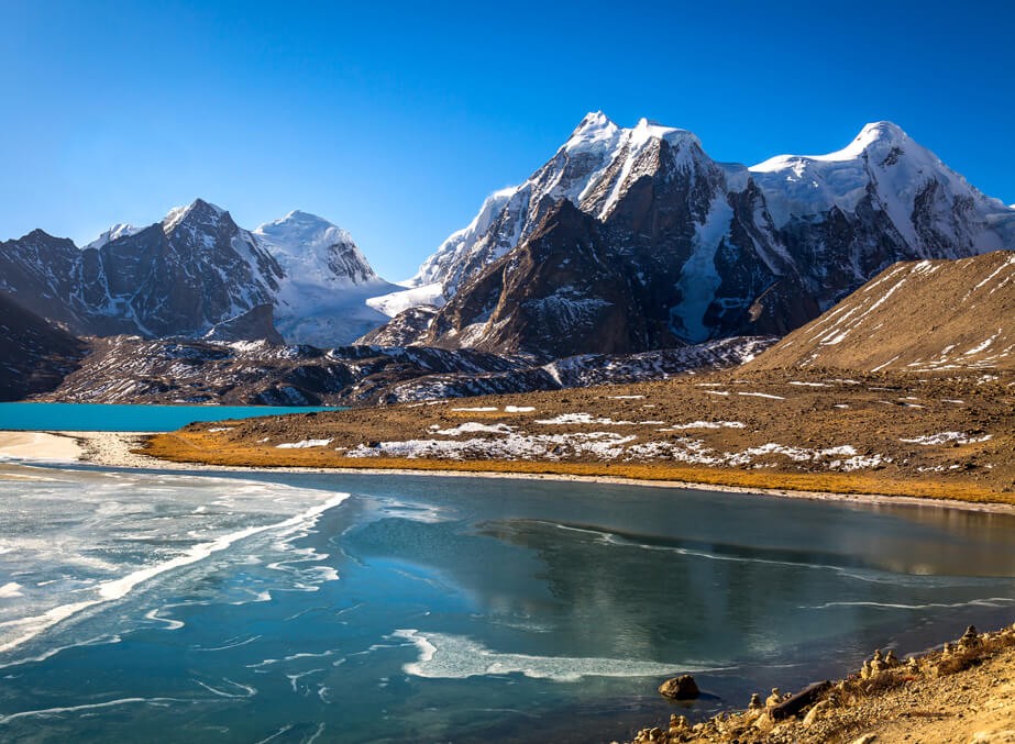 Explore Gangtok, Lachung and Darjeeling in 7 Days