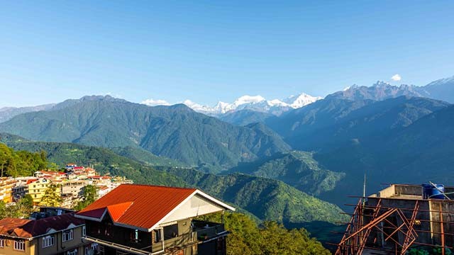 Explore Gangtok, Pelling and Darjeeling in 6 Days