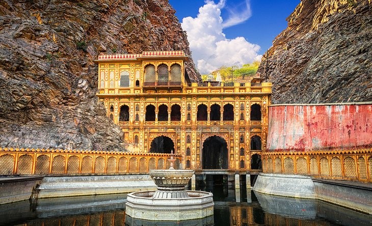 Explore Golden Triangle (India) in 6 Days