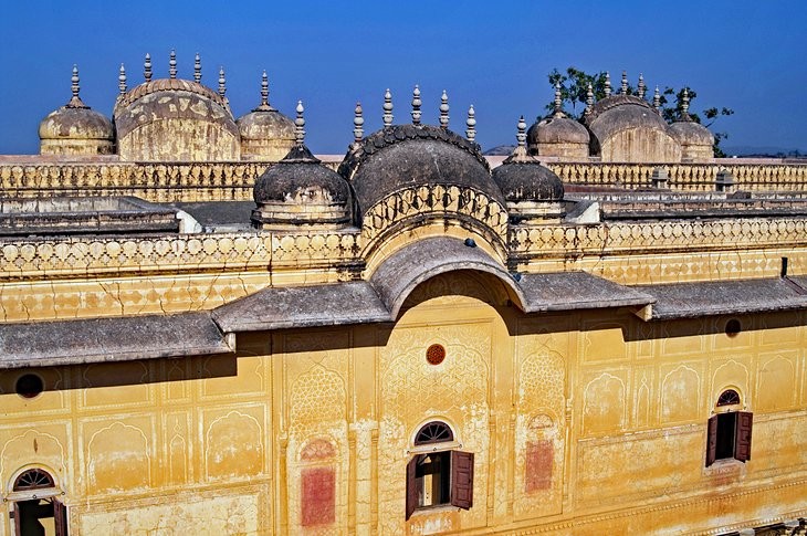 Explore Kashmir with Golden Triangle in 9 Days